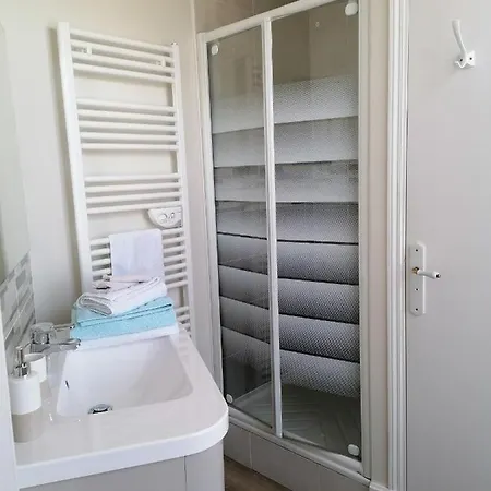 Au Puy Des Verites Bed & Breakfast *