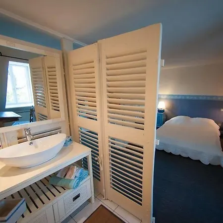 Au Puy Des Verites Bed & Breakfast *
